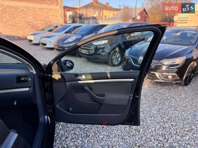 Чорний Фольксваген Гольф, об'ємом двигуна 1.6 л та пробігом 198 тис. км за 6999 $, фото 34 на Automoto.ua