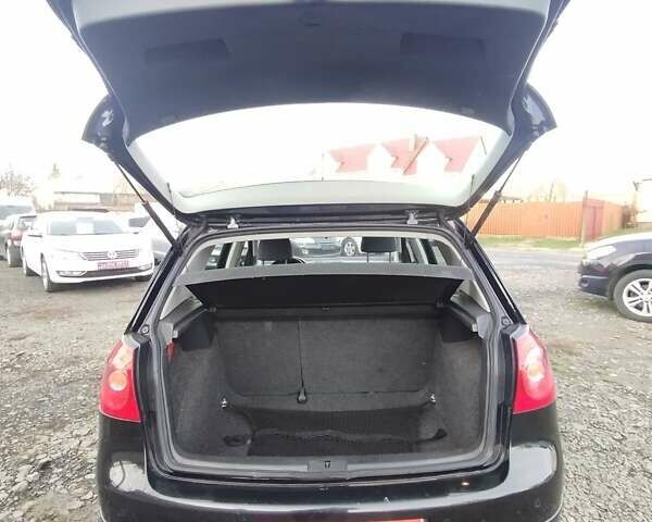 Черный Фольксваген Гольф, объемом двигателя 1.6 л и пробегом 242 тыс. км за 5850 $, фото 28 на Automoto.ua