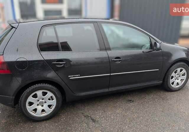 Черный Фольксваген Гольф, объемом двигателя 1.6 л и пробегом 178 тыс. км за 5950 $, фото 3 на Automoto.ua