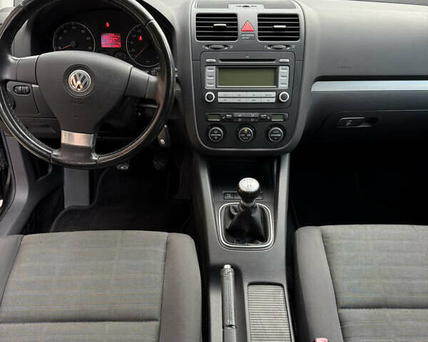 Чорний Фольксваген Гольф, об'ємом двигуна 1.4 л та пробігом 194 тис. км за 5899 $, фото 9 на Automoto.ua