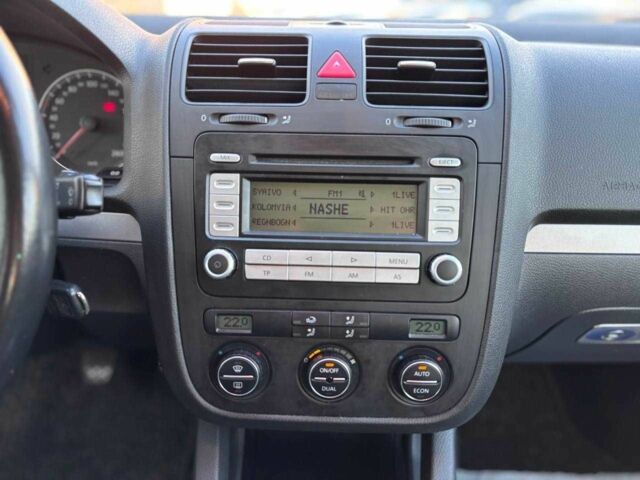 Черный Фольксваген Гольф, объемом двигателя 1.6 л и пробегом 198 тыс. км за 6999 $, фото 15 на Automoto.ua