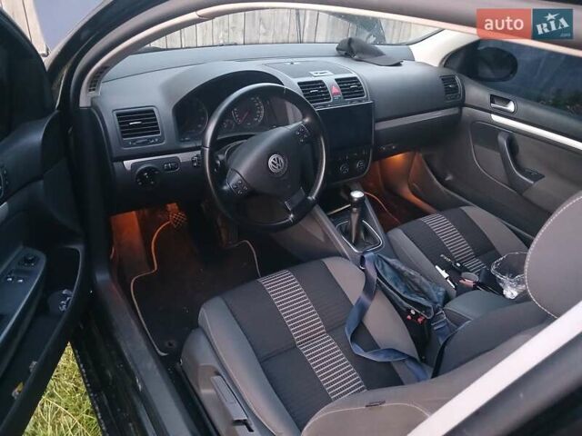 Чорний Фольксваген Гольф, об'ємом двигуна 1.4 л та пробігом 204 тис. км за 5200 $, фото 8 на Automoto.ua