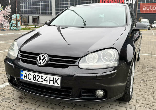 Черный Фольксваген Гольф, объемом двигателя 1.39 л и пробегом 242 тыс. км за 6999 $, фото 2 на Automoto.ua
