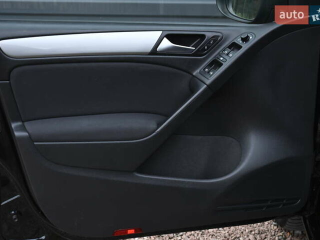 Черный Фольксваген Гольф, объемом двигателя 1.6 л и пробегом 217 тыс. км за 7700 $, фото 18 на Automoto.ua