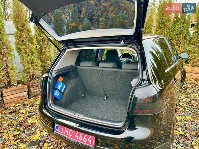 Черный Фольксваген Гольф, объемом двигателя 1.6 л и пробегом 215 тыс. км за 6300 $, фото 107 на Automoto.ua