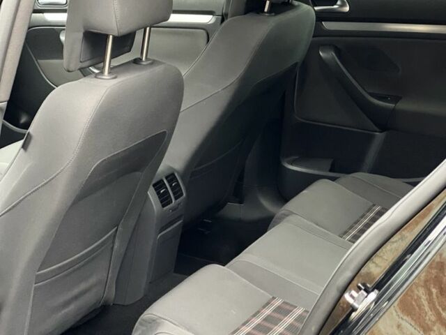 Чорний Фольксваген Гольф, об'ємом двигуна 2 л та пробігом 240 тис. км за 7600 $, фото 7 на Automoto.ua