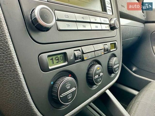 Черный Фольксваген Гольф, объемом двигателя 1.6 л и пробегом 215 тыс. км за 6300 $, фото 63 на Automoto.ua