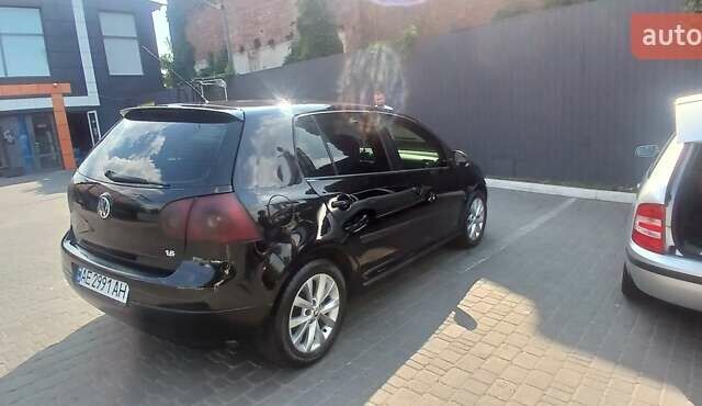 Черный Фольксваген Гольф, объемом двигателя 1.6 л и пробегом 228 тыс. км за 7500 $, фото 5 на Automoto.ua