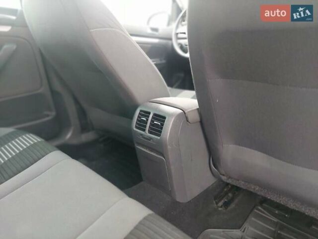 Черный Фольксваген Гольф, объемом двигателя 1.6 л и пробегом 198 тыс. км за 6499 $, фото 28 на Automoto.ua