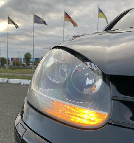 Черный Фольксваген Гольф, объемом двигателя 1.6 л и пробегом 237 тыс. км за 6000 $, фото 5 на Automoto.ua