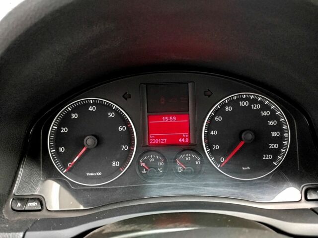 Черный Фольксваген Гольф, объемом двигателя 1 л и пробегом 230 тыс. км за 5850 $, фото 15 на Automoto.ua