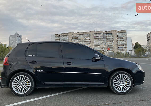 Черный Фольксваген Гольф, объемом двигателя 1.6 л и пробегом 237 тыс. км за 6000 $, фото 3 на Automoto.ua