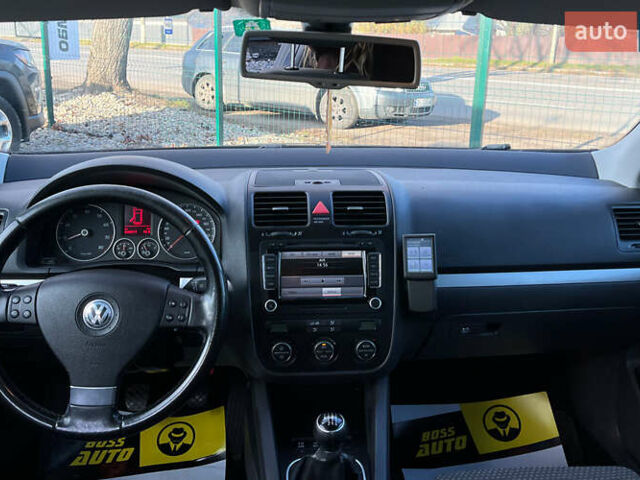 Черный Фольксваген Гольф, объемом двигателя 1.4 л и пробегом 248 тыс. км за 6999 $, фото 10 на Automoto.ua