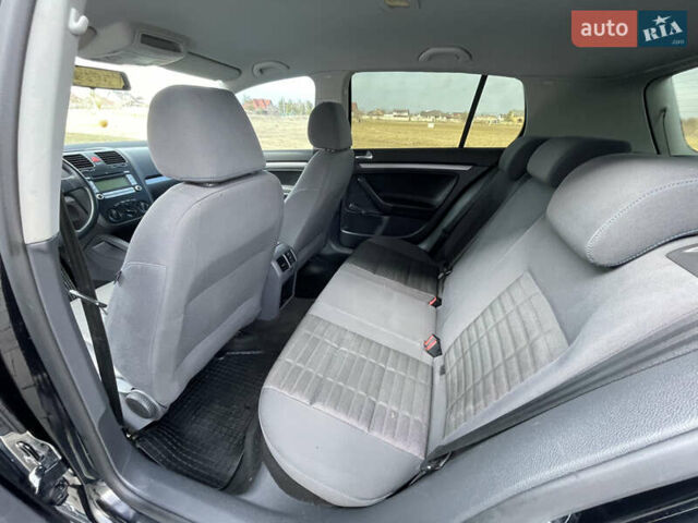 Чорний Фольксваген Гольф, об'ємом двигуна 1.4 л та пробігом 212 тис. км за 5399 $, фото 53 на Automoto.ua