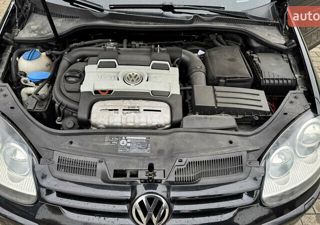 Черный Фольксваген Гольф, объемом двигателя 1.39 л и пробегом 242 тыс. км за 6999 $, фото 26 на Automoto.ua