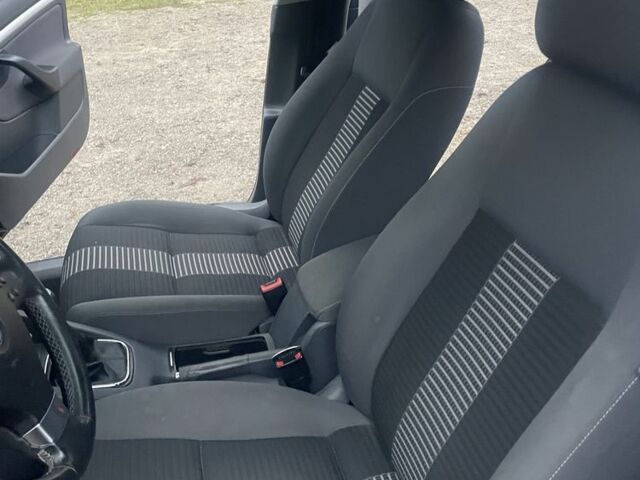 Черный Фольксваген Гольф, объемом двигателя 1.4 л и пробегом 192 тыс. км за 5999 $, фото 8 на Automoto.ua