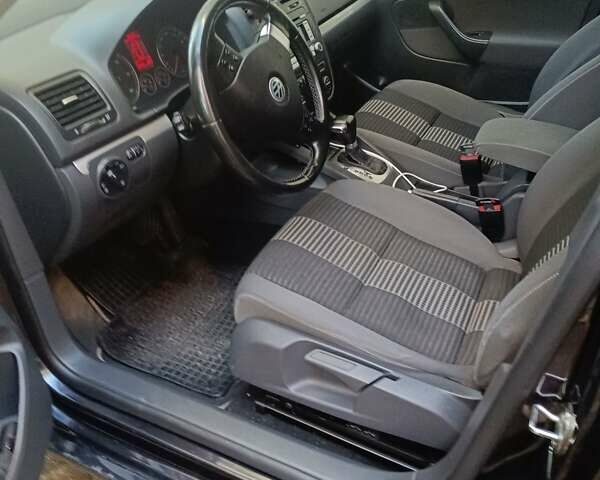 Чорний Фольксваген Гольф, об'ємом двигуна 1.97 л та пробігом 256 тис. км за 8400 $, фото 2 на Automoto.ua