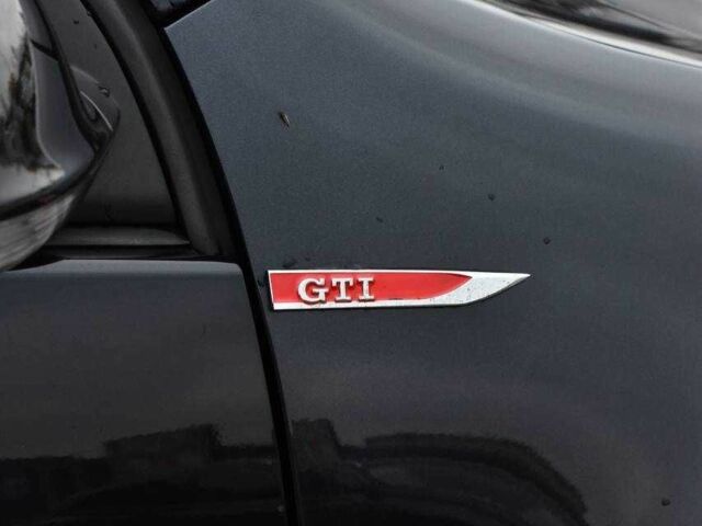 Черный Фольксваген Гольф, объемом двигателя 1.6 л и пробегом 223 тыс. км за 6999 $, фото 7 на Automoto.ua