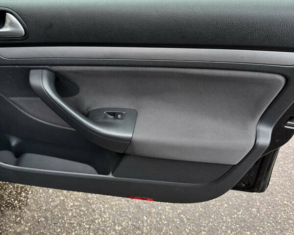 Чорний Фольксваген Гольф, об'ємом двигуна 1.4 л та пробігом 194 тис. км за 5899 $, фото 15 на Automoto.ua