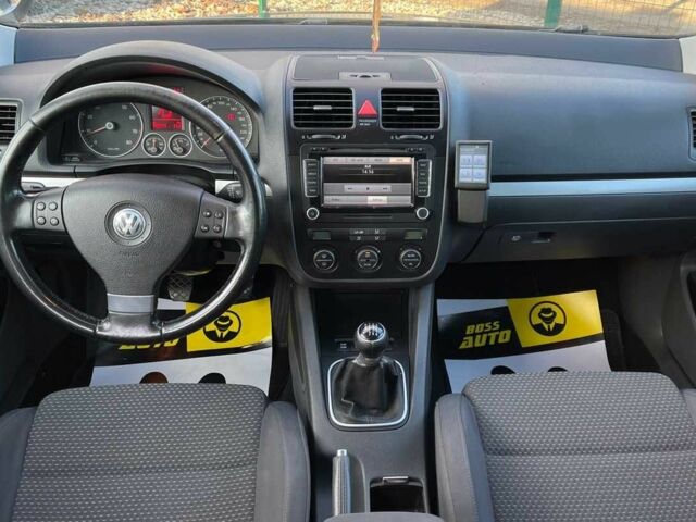 Черный Фольксваген Гольф, объемом двигателя 1.4 л и пробегом 248 тыс. км за 6999 $, фото 9 на Automoto.ua