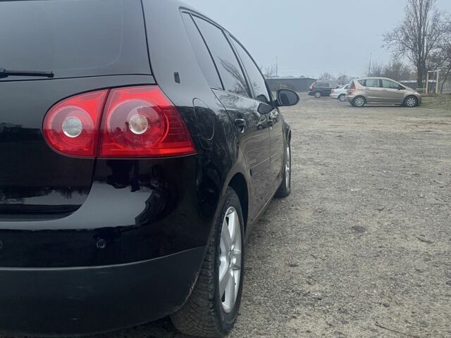 Черный Фольксваген Гольф, объемом двигателя 1.4 л и пробегом 192 тыс. км за 5999 $, фото 4 на Automoto.ua