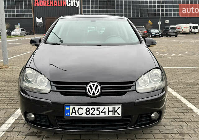 Черный Фольксваген Гольф, объемом двигателя 1.39 л и пробегом 242 тыс. км за 6999 $, фото 1 на Automoto.ua