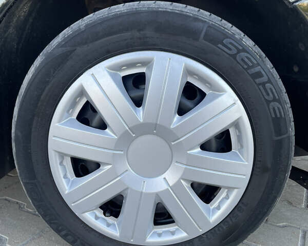 Черный Фольксваген Гольф, объемом двигателя 1.6 л и пробегом 340 тыс. км за 4999 $, фото 41 на Automoto.ua