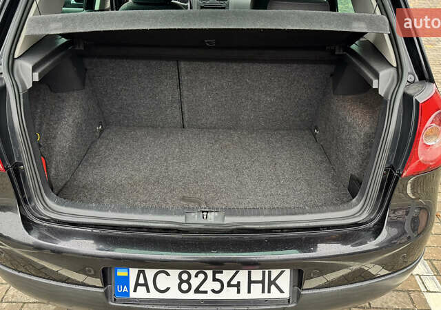 Черный Фольксваген Гольф, объемом двигателя 1.39 л и пробегом 242 тыс. км за 6999 $, фото 27 на Automoto.ua