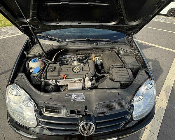 Черный Фольксваген Гольф, объемом двигателя 1.39 л и пробегом 214 тыс. км за 6450 $, фото 17 на Automoto.ua