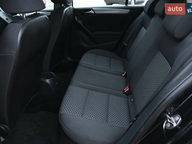 Черный Фольксваген Гольф, объемом двигателя 1.6 л и пробегом 217 тыс. км за 7700 $, фото 28 на Automoto.ua