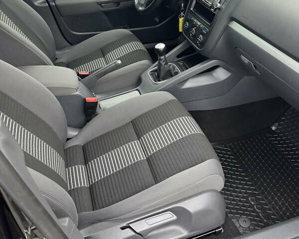 Черный Фольксваген Гольф, объемом двигателя 1.4 л и пробегом 184 тыс. км за 5950 $, фото 9 на Automoto.ua