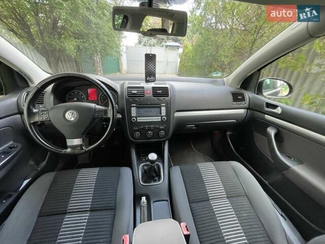 Чорний Фольксваген Гольф, об'ємом двигуна 1.6 л та пробігом 211 тис. км за 6850 $, фото 20 на Automoto.ua