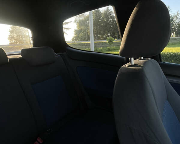 Черный Фольксваген Гольф, объемом двигателя 1.6 л и пробегом 340 тыс. км за 4999 $, фото 18 на Automoto.ua