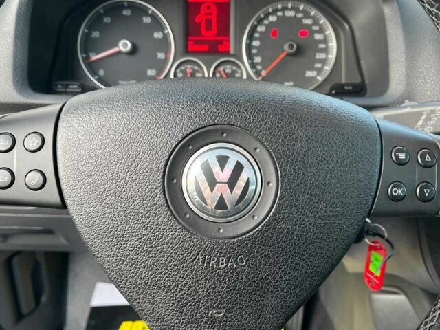 Черный Фольксваген Гольф, объемом двигателя 1.4 л и пробегом 248 тыс. км за 6999 $, фото 12 на Automoto.ua