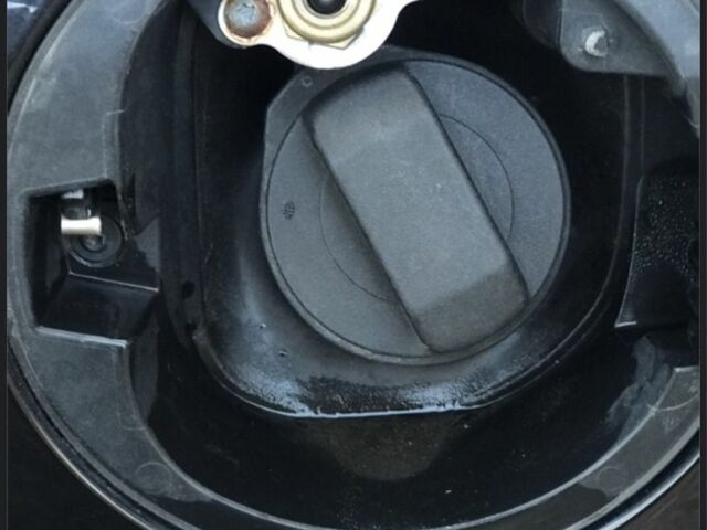 Черный Фольксваген Гольф, объемом двигателя 1.6 л и пробегом 226 тыс. км за 7500 $, фото 6 на Automoto.ua