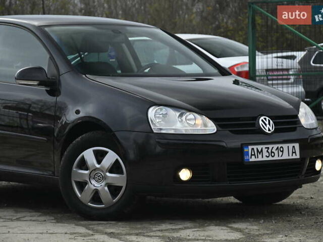 Черный Фольксваген Гольф, объемом двигателя 1.39 л и пробегом 221 тыс. км за 6800 $, фото 2 на Automoto.ua