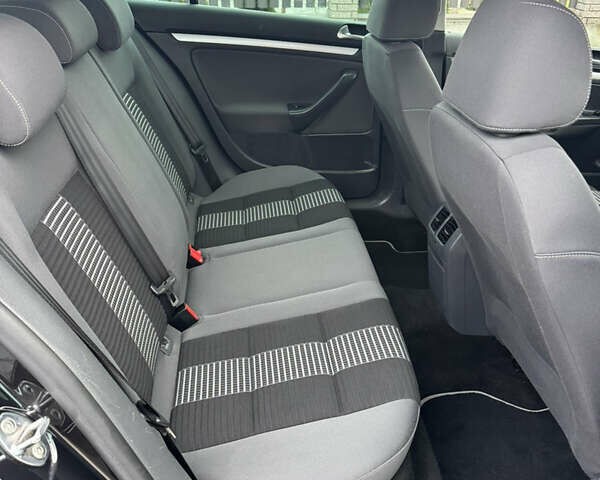 Черный Фольксваген Гольф, объемом двигателя 1.4 л и пробегом 184 тыс. км за 5950 $, фото 10 на Automoto.ua