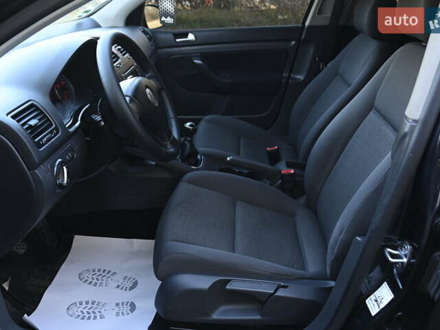 Чорний Фольксваген Гольф, об'ємом двигуна 1.4 л та пробігом 212 тис. км за 5555 $, фото 15 на Automoto.ua