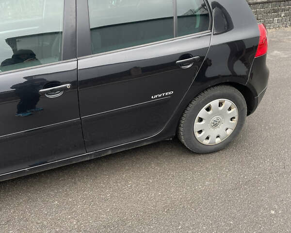 Черный Фольксваген Гольф, объемом двигателя 1.4 л и пробегом 139 тыс. км за 6600 $, фото 12 на Automoto.ua