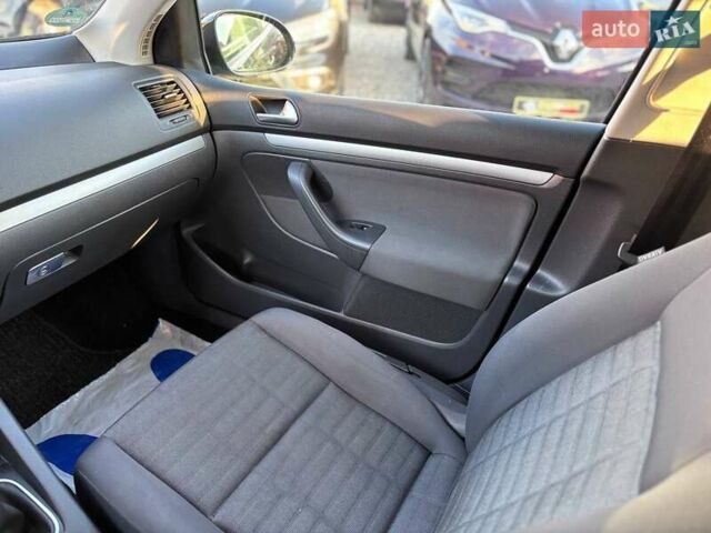 Чорний Фольксваген Гольф, об'ємом двигуна 1.6 л та пробігом 198 тис. км за 6999 $, фото 29 на Automoto.ua