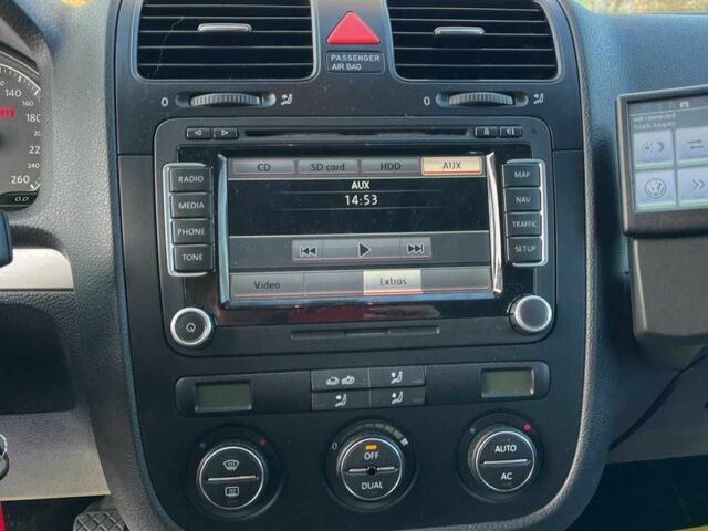 Черный Фольксваген Гольф, объемом двигателя 1.4 л и пробегом 248 тыс. км за 6999 $, фото 13 на Automoto.ua