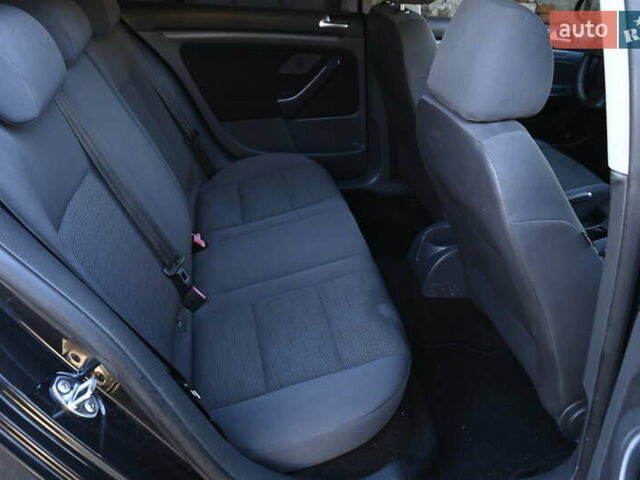 Чорний Фольксваген Гольф, об'ємом двигуна 1.4 л та пробігом 212 тис. км за 5555 $, фото 24 на Automoto.ua