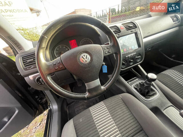 Чорний Фольксваген Гольф, об'ємом двигуна 1.4 л та пробігом 217 тис. км за 5900 $, фото 25 на Automoto.ua