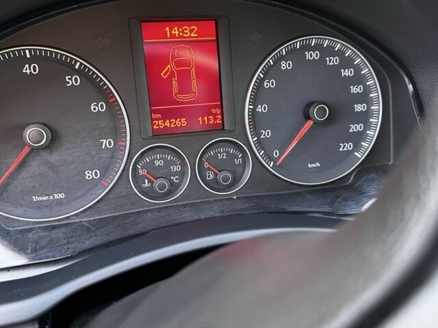 Чорний Фольксваген Гольф, об'ємом двигуна 1.4 л та пробігом 253 тис. км за 6050 $, фото 6 на Automoto.ua