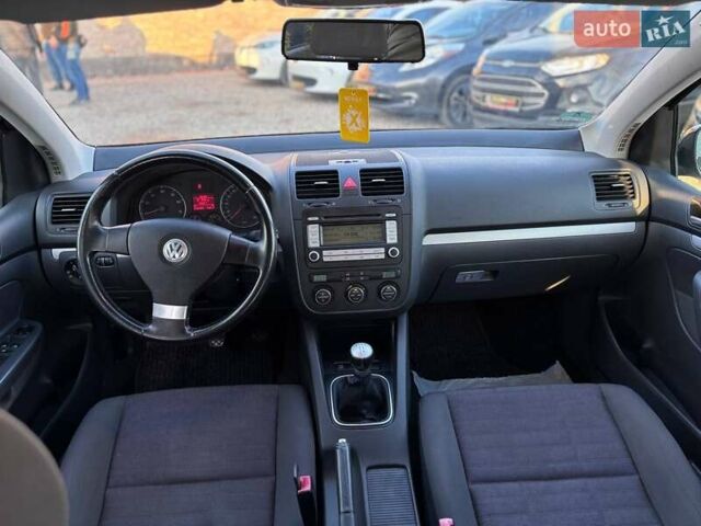 Чорний Фольксваген Гольф, об'ємом двигуна 1.6 л та пробігом 198 тис. км за 6999 $, фото 22 на Automoto.ua