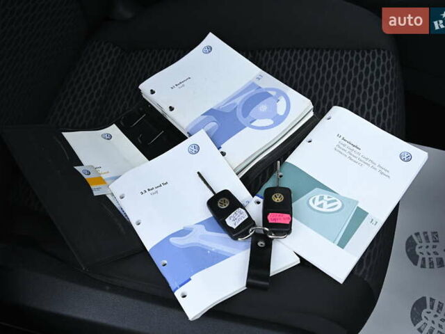 Черный Фольксваген Гольф, объемом двигателя 1.6 л и пробегом 217 тыс. км за 7700 $, фото 39 на Automoto.ua