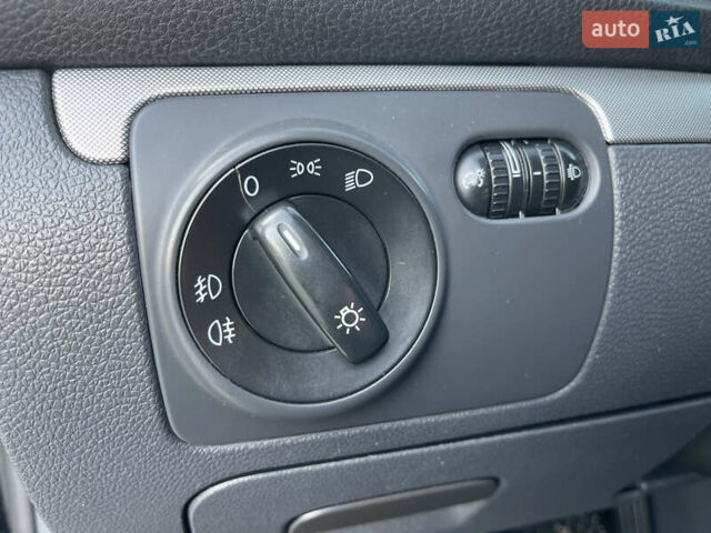 Чорний Фольксваген Гольф, об'ємом двигуна 1.4 л та пробігом 212 тис. км за 5399 $, фото 74 на Automoto.ua