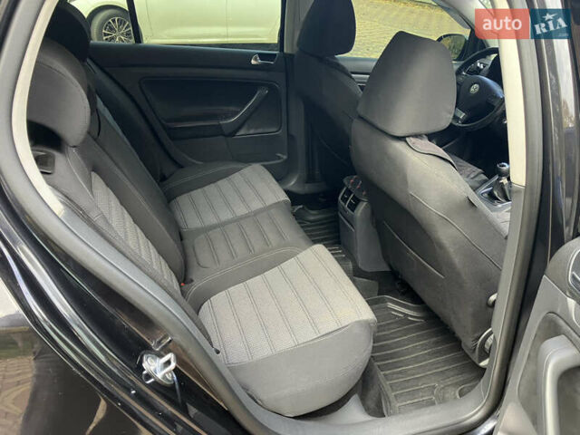 Черный Фольксваген Гольф, объемом двигателя 1.9 л и пробегом 240 тыс. км за 6500 $, фото 7 на Automoto.ua