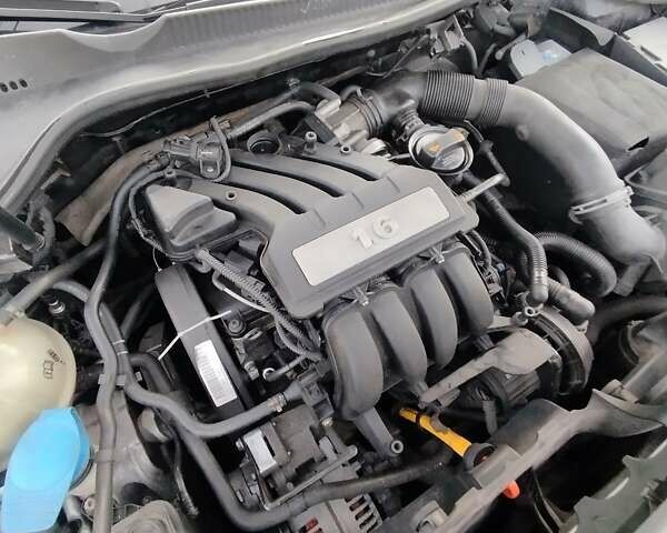 Черный Фольксваген Гольф, объемом двигателя 1.6 л и пробегом 242 тыс. км за 5850 $, фото 47 на Automoto.ua