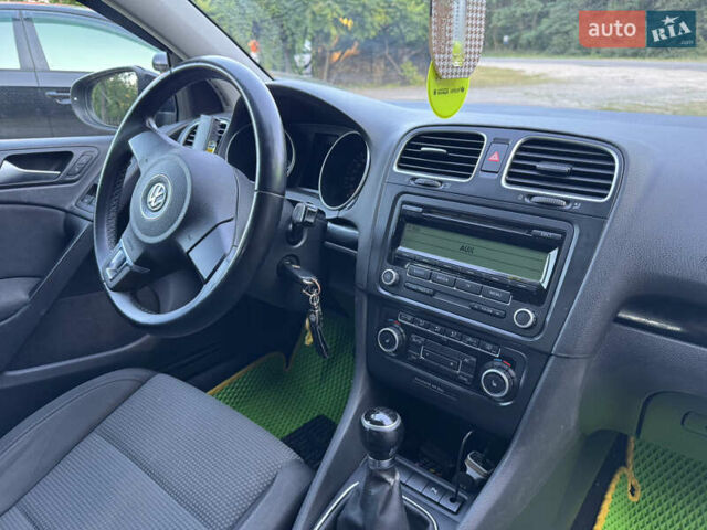 Черный Фольксваген Гольф, объемом двигателя 1.39 л и пробегом 246 тыс. км за 7500 $, фото 18 на Automoto.ua